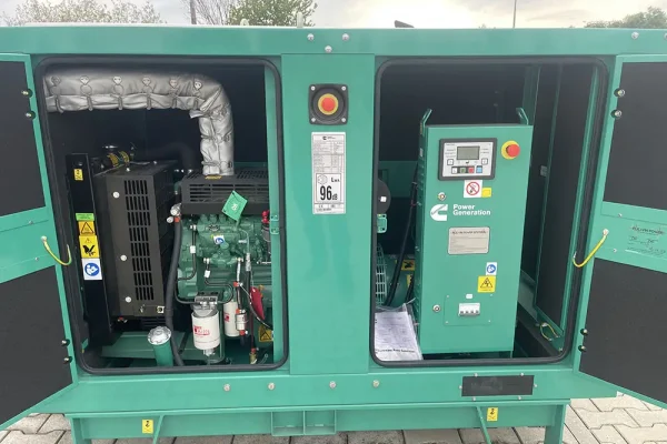 Na prenájom dieselová elektrocentrála Cummins 33