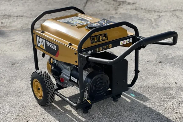 Na prenájom benzínová elektrocentrála Caterpillar 2,5 kW