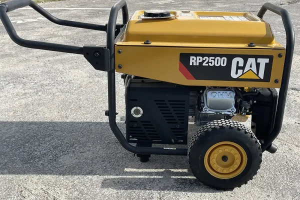 Na prenájom benzínová elektrocentrála Caterpillar 2,5 kW